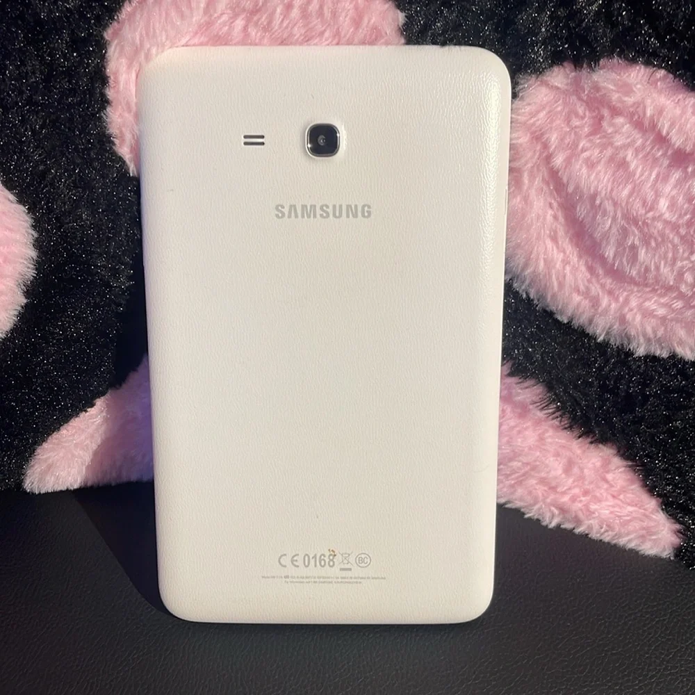 Samsung Galaxy Tab 3 lite SM – T110 8GB Wi-Fi 7inch white